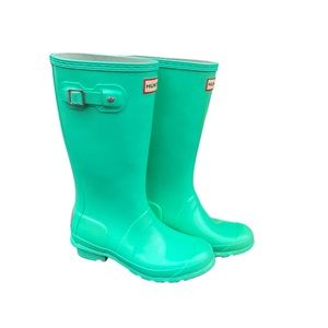 Hunter Boot big kids size 3, bright green color with shimmer.
